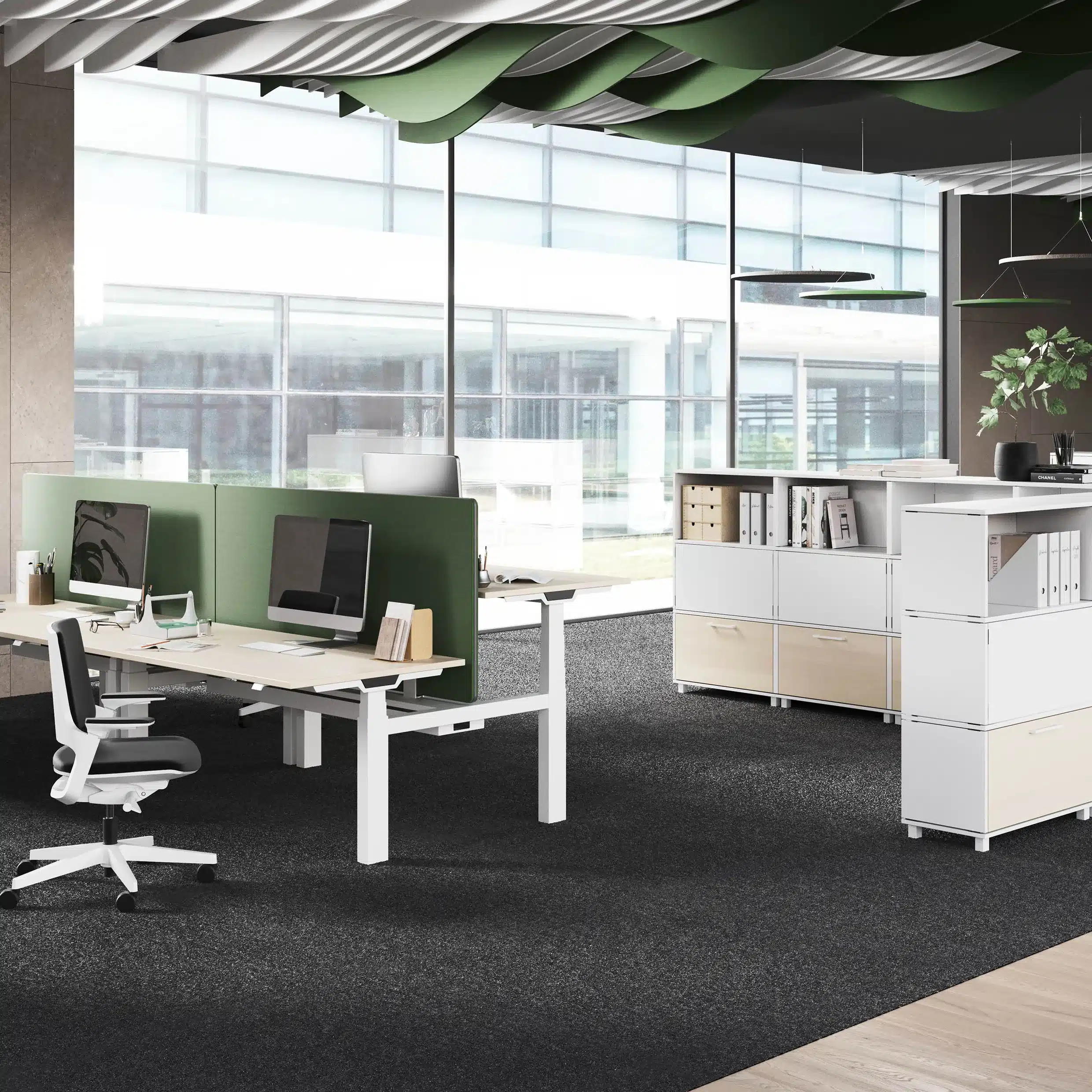 Büromöbel - Bürodesign Angerer - Modernes Büro mit grüner Trennwand und weißem Mobiliar – Salzburg - Berchtesgadener Land